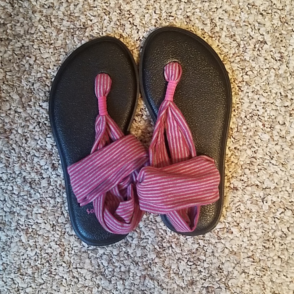 Sanuk shoes only worn once